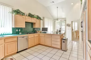 Photo #3: 2467250 Listing 