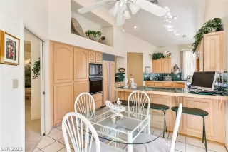 Photo #5: 2467250 Listing 