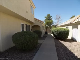 Photo #1: 2467300 Listing 