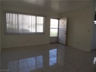 Photo #5: 2467300 Listing 