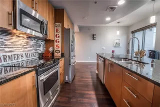 Photo #5: 2467310 Listing 