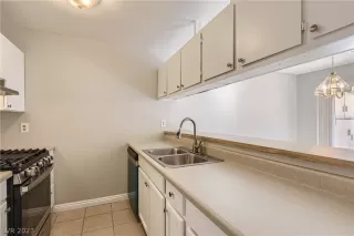 Photo #3: 2467324 Listing 