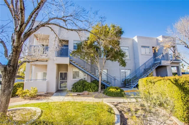 MLS: 2467328 Condo For Sale