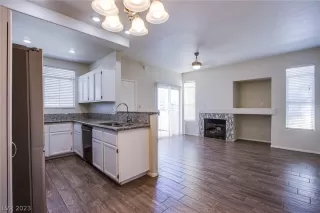 Photo #5: 2467328 Listing