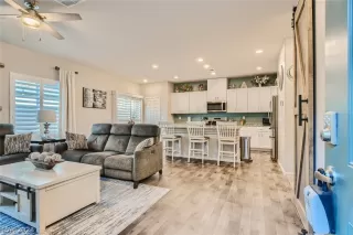 Photo #3: 2467347 Listing