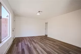 Photo #5: 2467379 Listing 