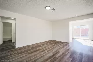 Photo #6: 2467379 Listing 