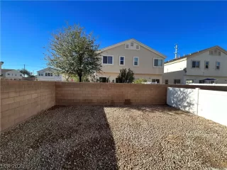 Photo #4: 2467406 Listing