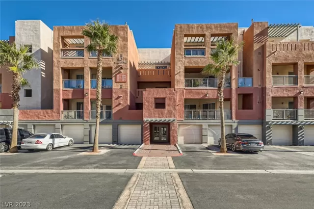 MLS: 2467433 Condo For Sale