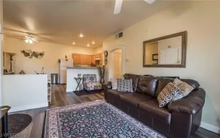Photo #6: 2467442 Listing 