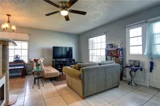 Photo #3: 2467443 Listing 