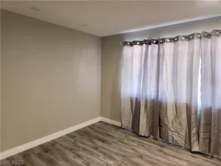 Photo #3: 2467450 Listing