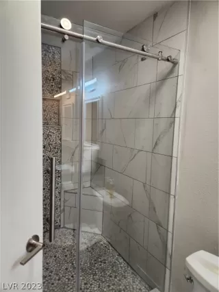 Photo #5: 2467450 Listing