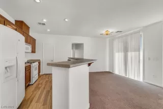 Photo #2: 2467462 Listing 