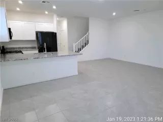 Photo #4: 2467470 Listing 