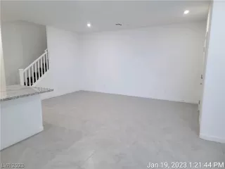 Photo #5: 2467470 Listing 