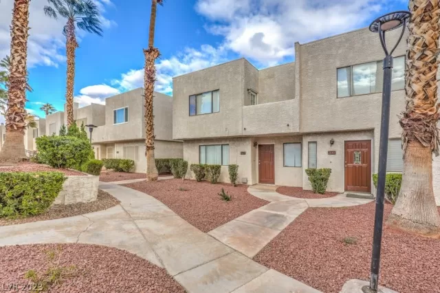 MLS: 2467478 Condo For Sale