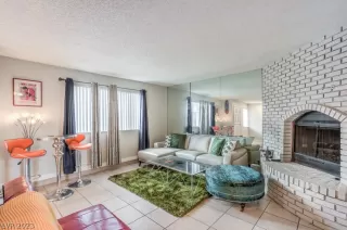 Photo #3: 2467478 Listing