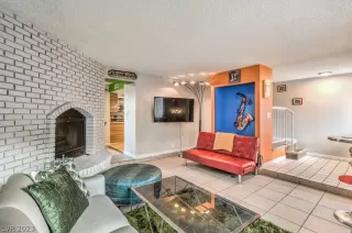 Photo #5: 2467478 Listing