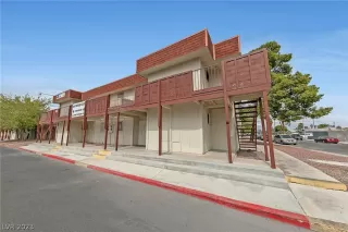 Photo #4: 2467513 Listing