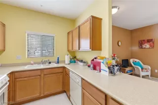 Photo #4: 2467525 Listing