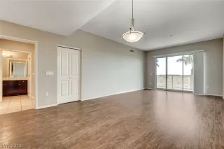 Photo #4: 2467565 Listing 