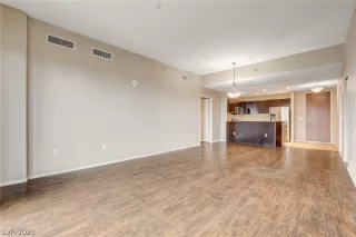 Photo #5: 2467565 Listing 