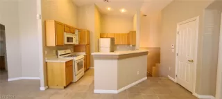 Photo #5: 2467579 Listing 