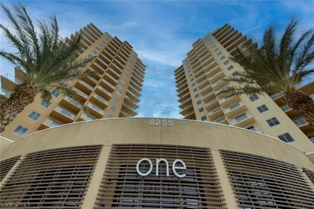MLS: 2467596 Condo For Sale