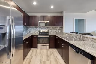 Photo #6: 2467596 Listing 