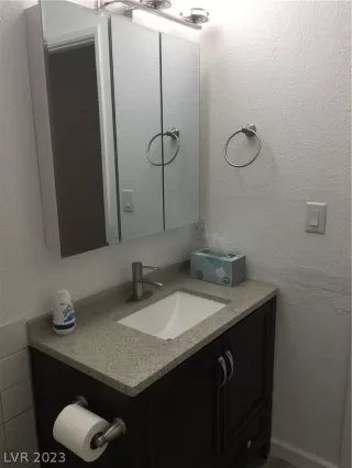 Photo #3: 2467609 Listing 