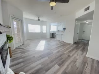 Photo #2: 2467611 Listing