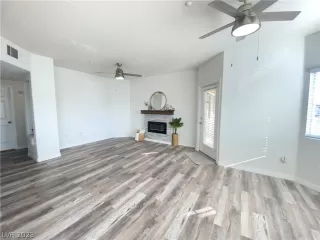 Photo #3: 2467611 Listing