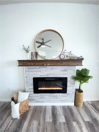 Photo #4: 2467611 Listing