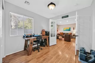 Photo #6: 2467629 Listing