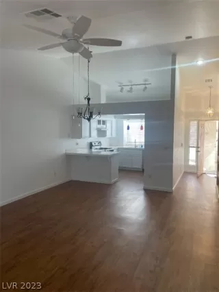 Photo #5: 2467664 Listing