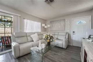 Photo #1: 2467679 Listing 