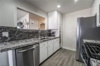 Photo #6: 2467679 Listing 