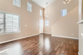 Photo #1: 2467698 Listing 