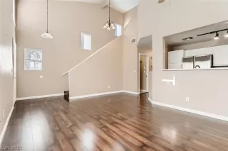 Photo #2: 2467698 Listing 