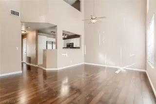 Photo #3: 2467698 Listing 