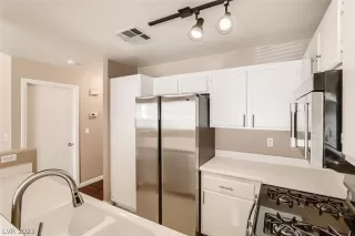 Photo #4: 2467698 Listing 