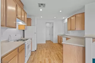 Photo #2: 2467714 Listing 