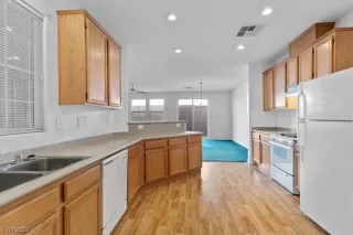 Photo #4: 2467714 Listing 