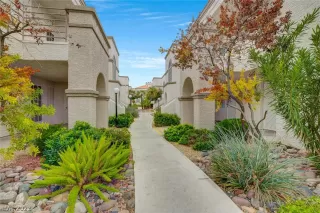 Photo #1: 2467715 Listing