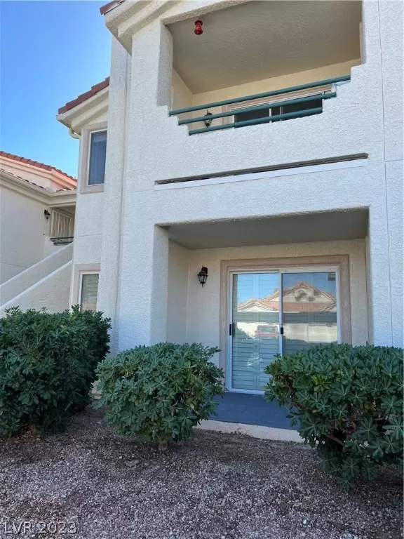 MLS: 2467734 Condo For Sale