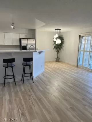 Photo #2: 2467734 Listing