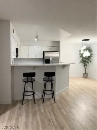 Photo #6: 2467734 Listing