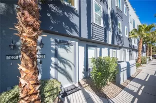 Photo #4: 2467740 Listing