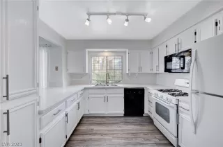 Photo #6: 2467754 Listing 